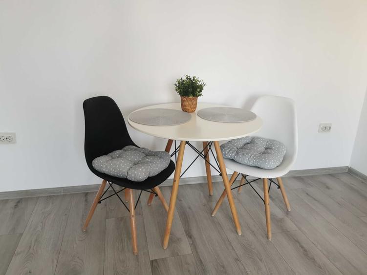 Apartament cu 2 camere semidecomandat în CET