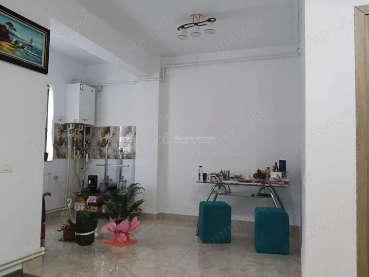 Apartament cu 2 camere decomandat în Lazu