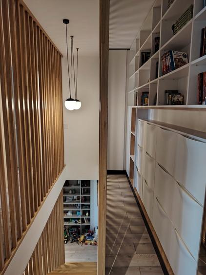 Apartament cu 5 camere decomandat, mobilat în P-ta Presei Libere