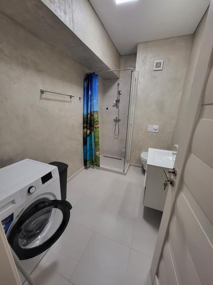Apartament cu 3 camere decomandat în Faleză