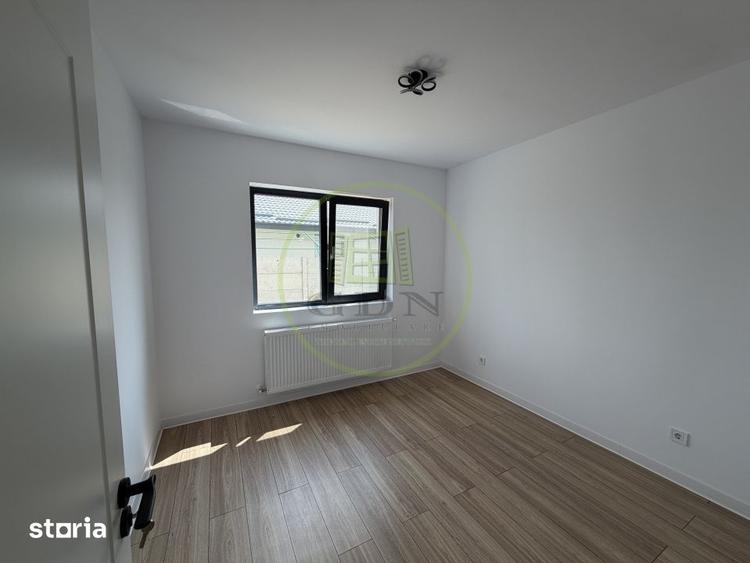 Casă cu 5 camere cu Teren 328 Mp în Cârcea
