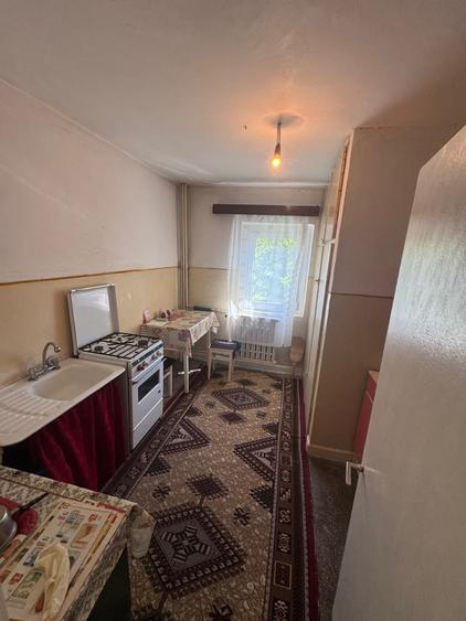 Apartament cu 3 camere decomandat în Exterior Vest