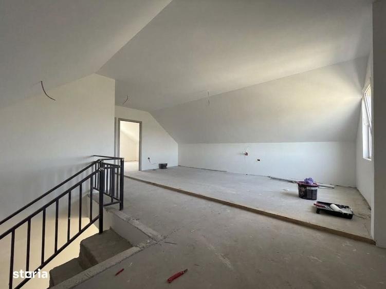 Casă cu 4 camere cu Teren 230 Mp în Lumina