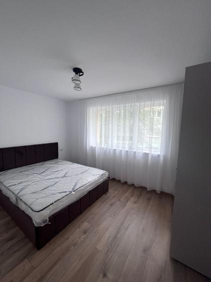 Apartament cu 4 camere decomandat în George Enescu