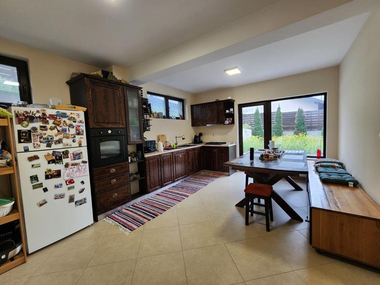 Duplex cu 3 camere cu Teren 225 Mp în Valea Adâncă
