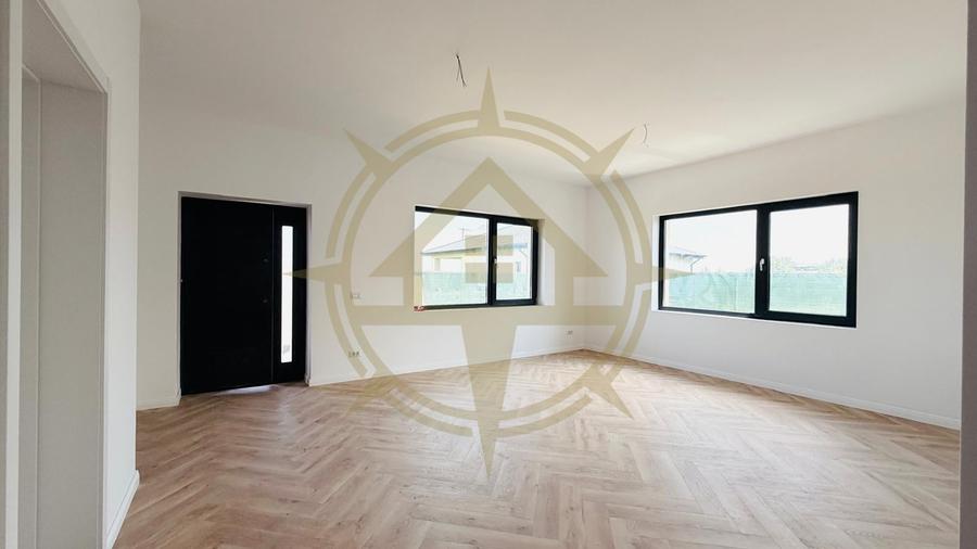 Casă cu 4 camere cu Teren 685 Mp în Corbeanca
