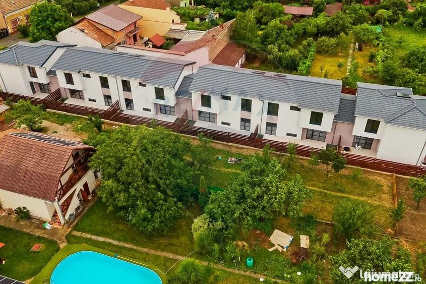 Apartament cu 4 camere decomandat în Pârneava