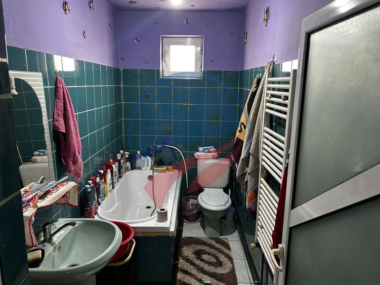 Casă cu 3 camere cu Canalizare în Cernele