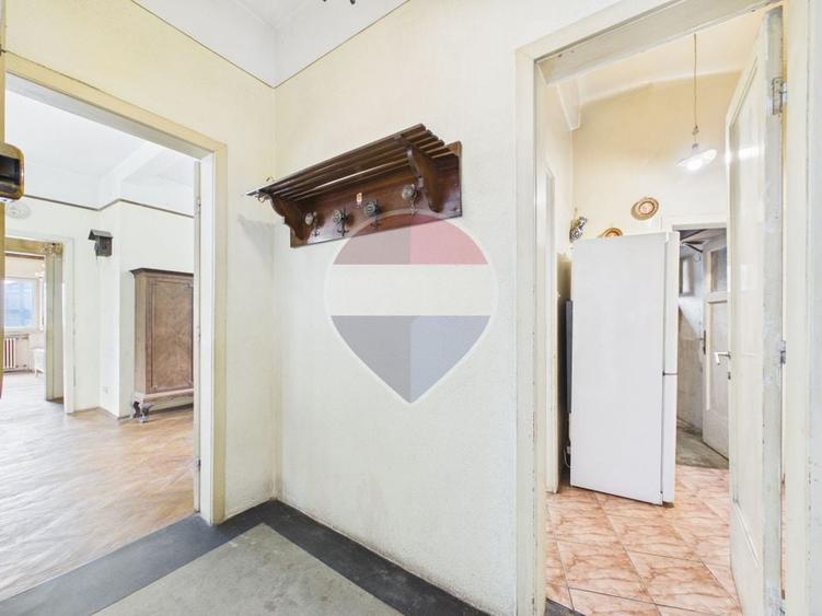 Apartament cu 4 camere semidecomandat în Ferdinand