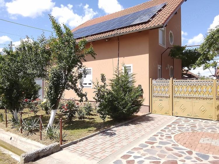 Casă cu Teren 2600 Mp în Noua