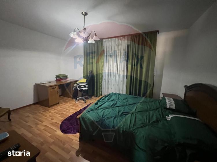 Casă cu 5 camere cu Teren 679 Mp în Central