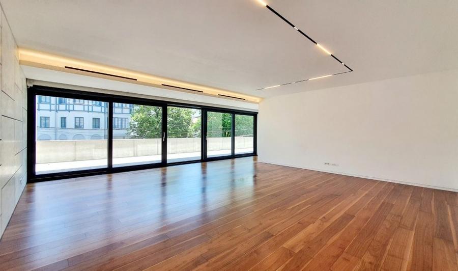 Apartament cu 5 camere în Kiseleff