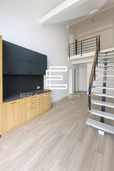 Penthouse cu 3 camere decomandat în Cristian