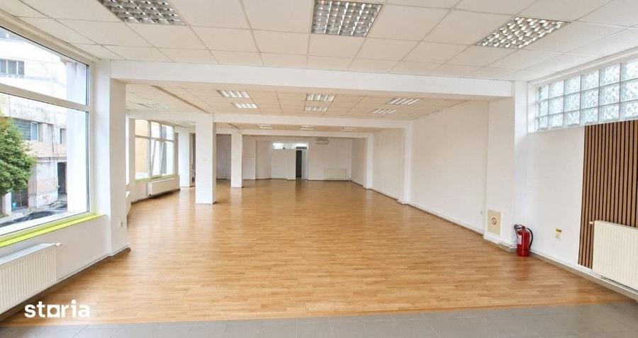 Spațiu comercial, de 190 mp, în Central