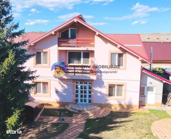 Casă cu 4 camere decomandat în Piatra