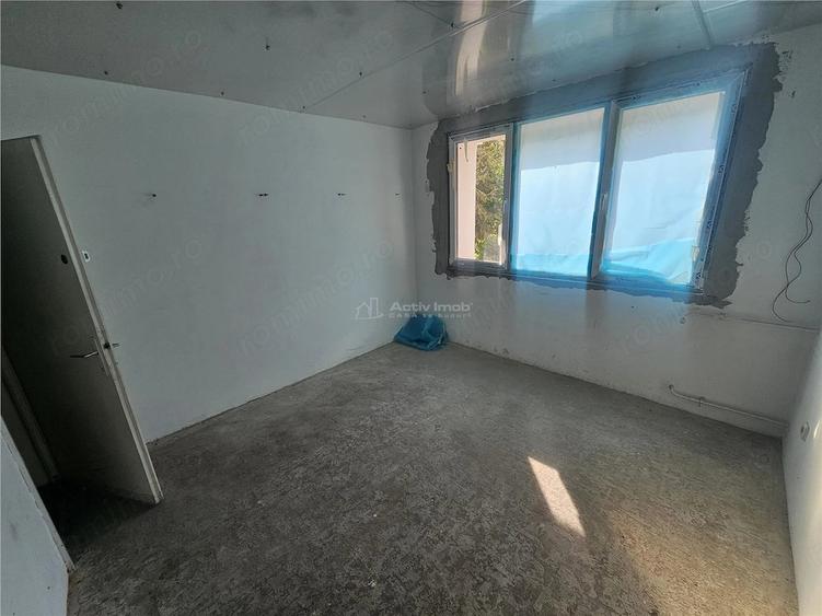 Apartament cu 2 camere semidecomandat în Cuptoare (Reșița)