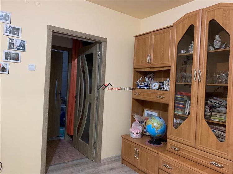 Apartament cu 2 camere semidecomandat, mobilat în Nord-Est