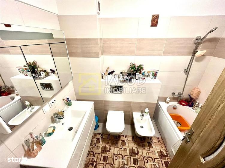 Apartament cu 3 camere semidecomandat, mobilat în Nord