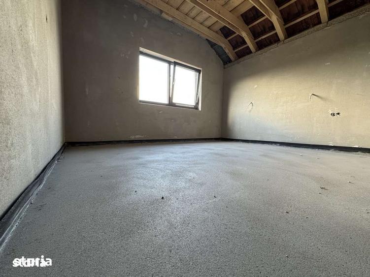 Casă cu 5 camere cu Teren 452 Mp în Apahida