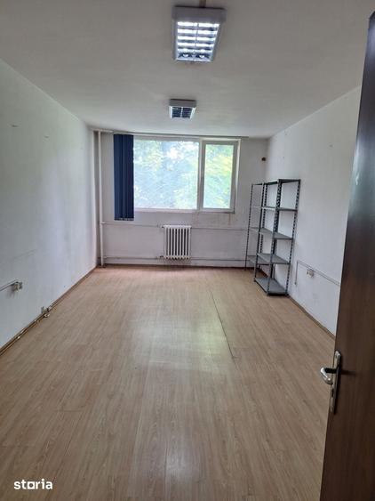 Spațiu comercial, de 25 mp, în Vitan