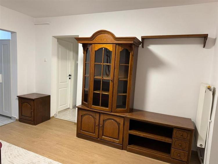 Apartament cu 2 camere nedecomandat, mobilat în Podu Roș