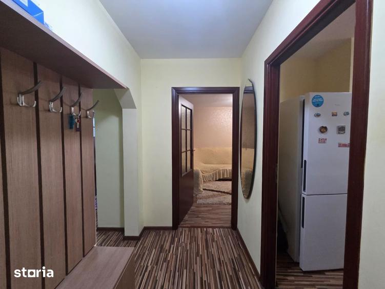 Apartament cu 3 camere decomandat în Mircea cel Bătrân