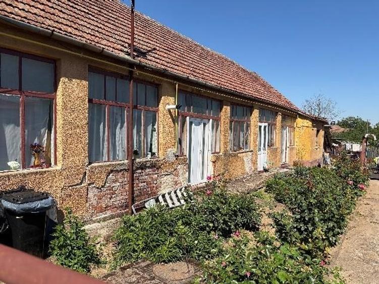 Casă individuală cu 3 camere cu Teren 1034 Mp în Vinga