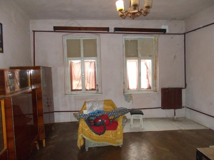 Casă individuală cu 3 camere cu Teren 2324 Mp în Săcălaz