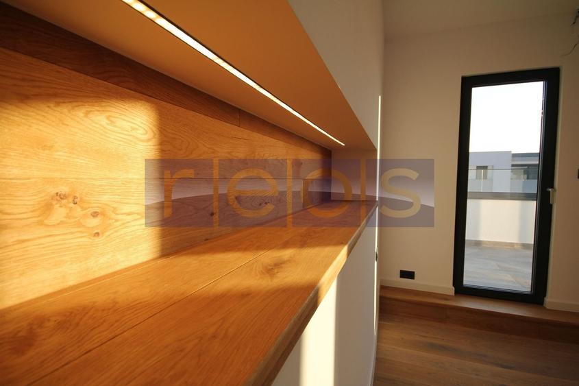 Penthouse cu 3 camere semidecomandat, mobilat în Băneasa