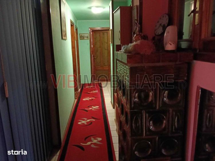 Casă cu 6 camere cu Teren 722 Mp în Aradului