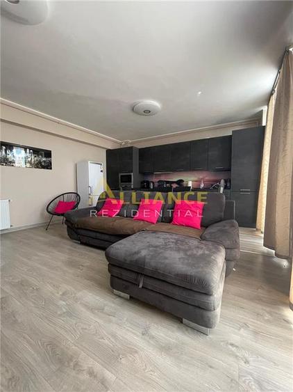 Apartament cu 3 camere decomandat, mobilat în Vitan-Bârzești