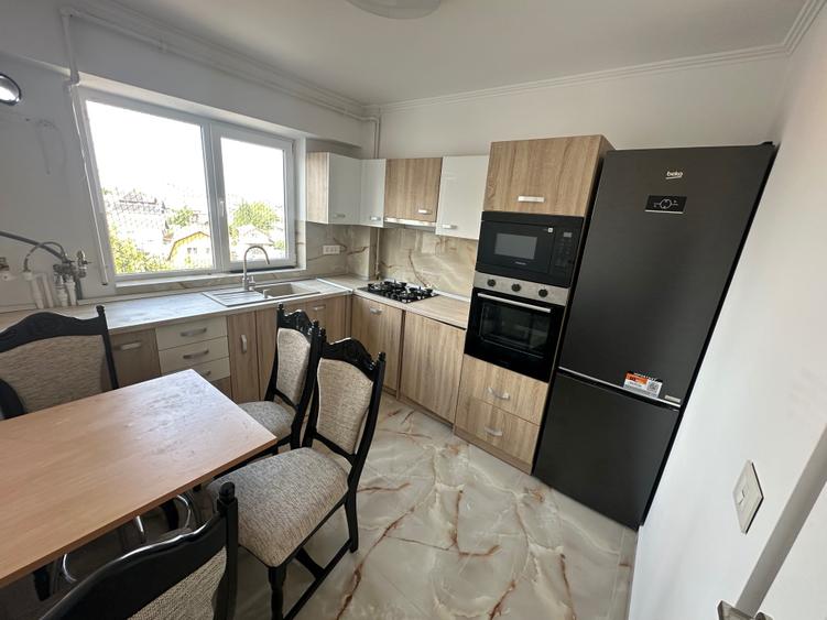 Apartament cu 3 camere decomandat în Ultracentral