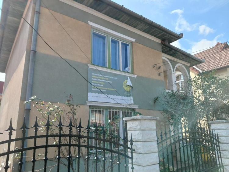 Casă cu 4 camere cu Teren 100 Mp în Gheorgheni