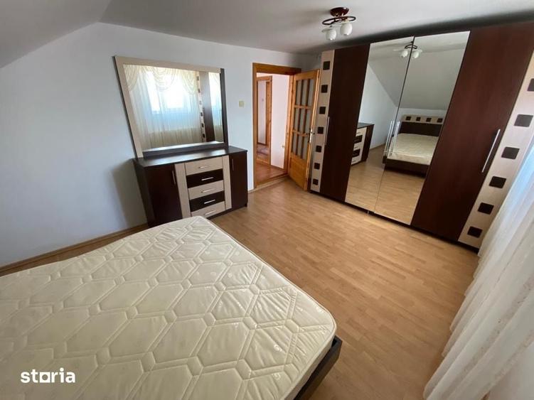 Casă cu 10 camere cu Teren 400 Mp în Central