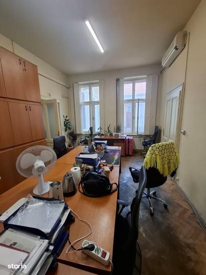 Apartament cu 4 camere în Central