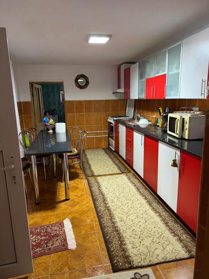 Casă cu 4 camere în Jurilovca