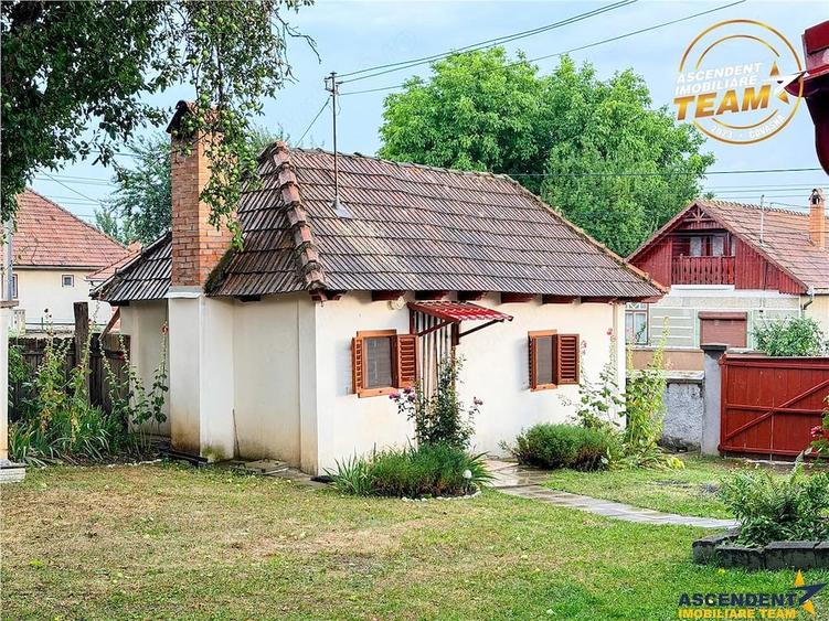Casă cu 1 camere cu Teren 1315 Mp în Cernat
