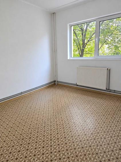 Apartament cu 2 camere decomandat în Exterior Vest