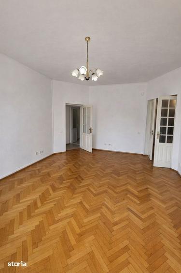 Apartament cu 3 camere în Cotroceni