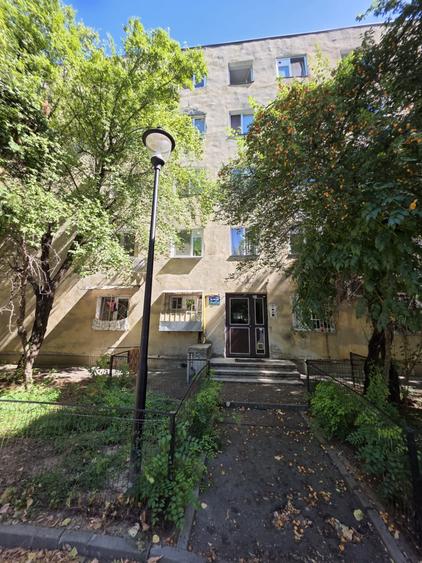 Apartament cu 2 camere semidecomandat, mobilat în Berceni