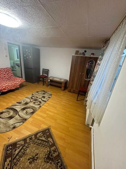 Garsonieră decomandată în Tache