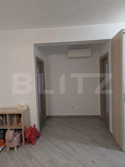 Apartament cu 4 camere semidecomandat în Filiași