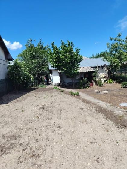 Casă individuală cu 4 camere cu Canalizare în Exterior Est