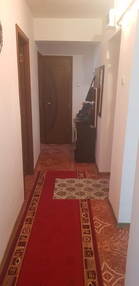 Apartament cu 4 camere decomandat în Central