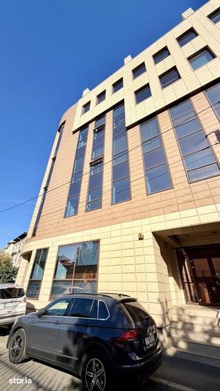 Spațiu comercial, de 38 mp, în Centrul Civic