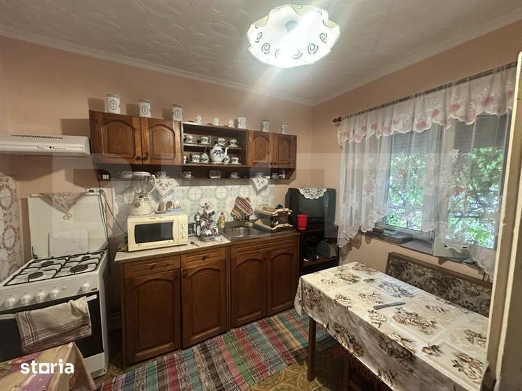 Casa 202 mp cu teren 1.178 mp, livada si garaj Petin - 2
