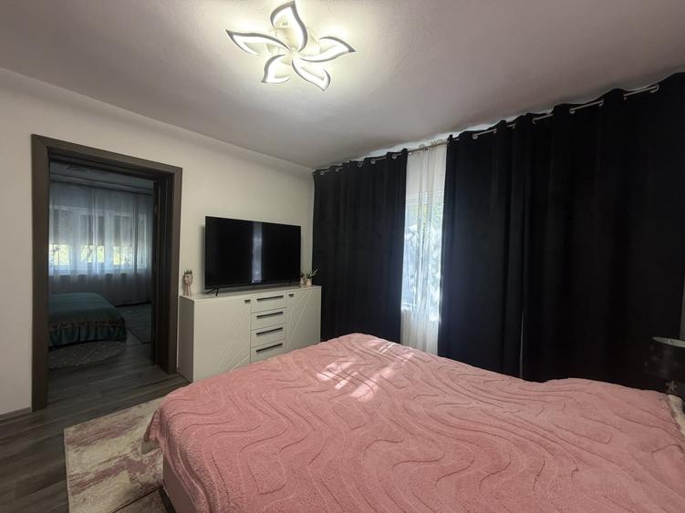 Casă individuală cu 5 camere cu Canalizare în Utvin