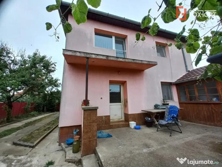 Casă cu 5 camere cu Teren 641 Mp în Crișan