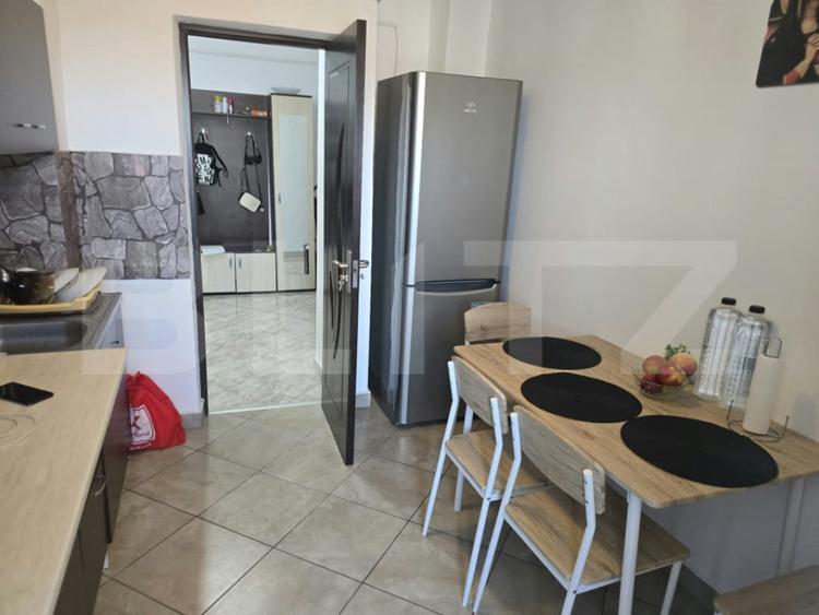 Apartament cu 3 camere decomandat în Micro 4
