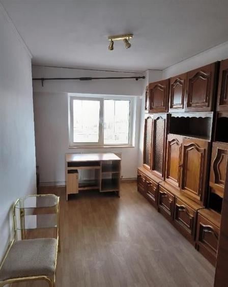 Apartament cu 4 camere decomandat în Aurel Vlaicu